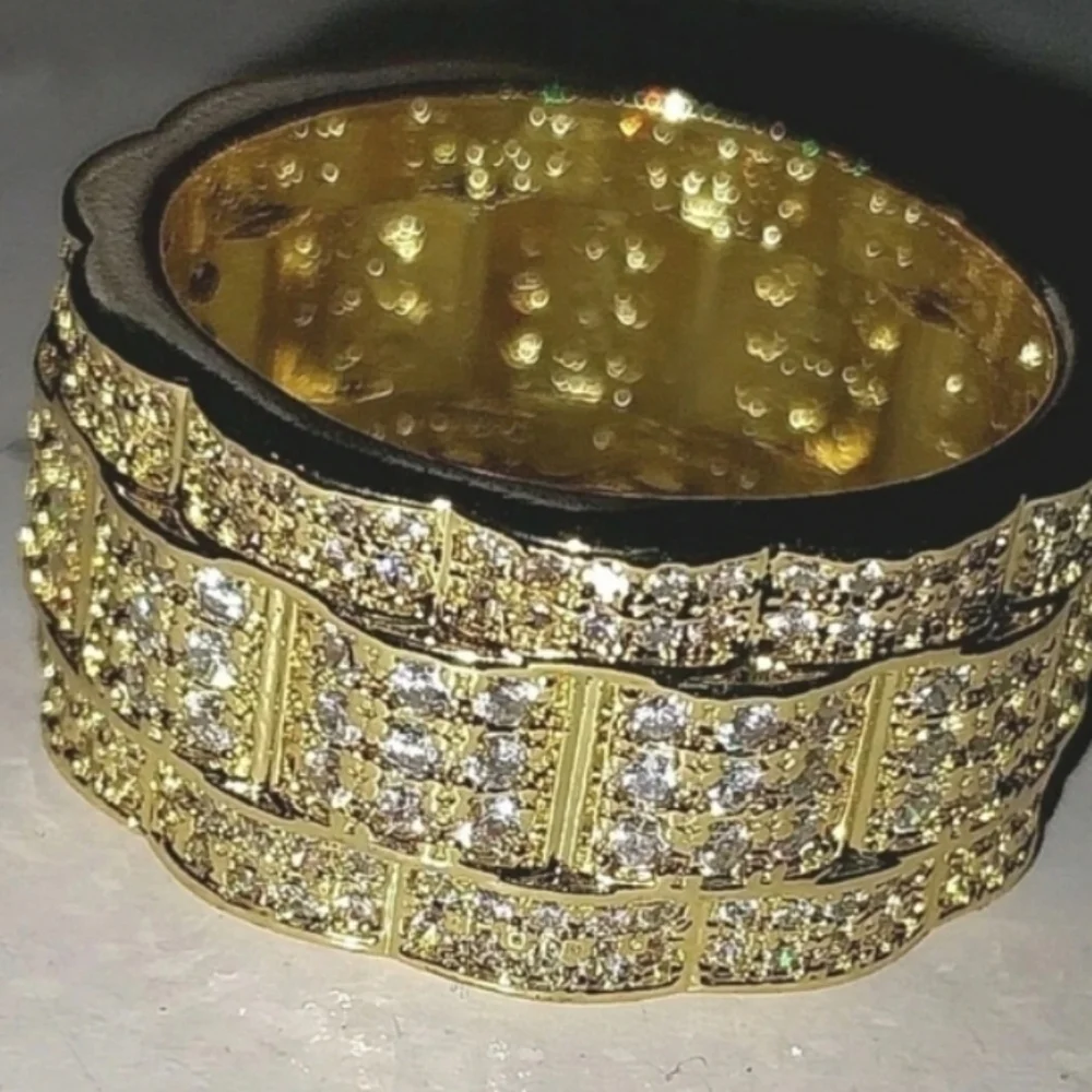Elegant Mens Gold  Ring Sz 9